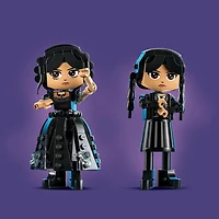 LEGO Wednesday Figurine de Mercredi Addams 76780 Ensemble de construction (702 pièces) Comprend 702 pièces, 10+ ans
