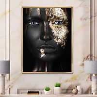 Designart Portrait d'une fille afro-américaine avec du maquillage doré ART MURAL À CADRE FLOTTÉ
