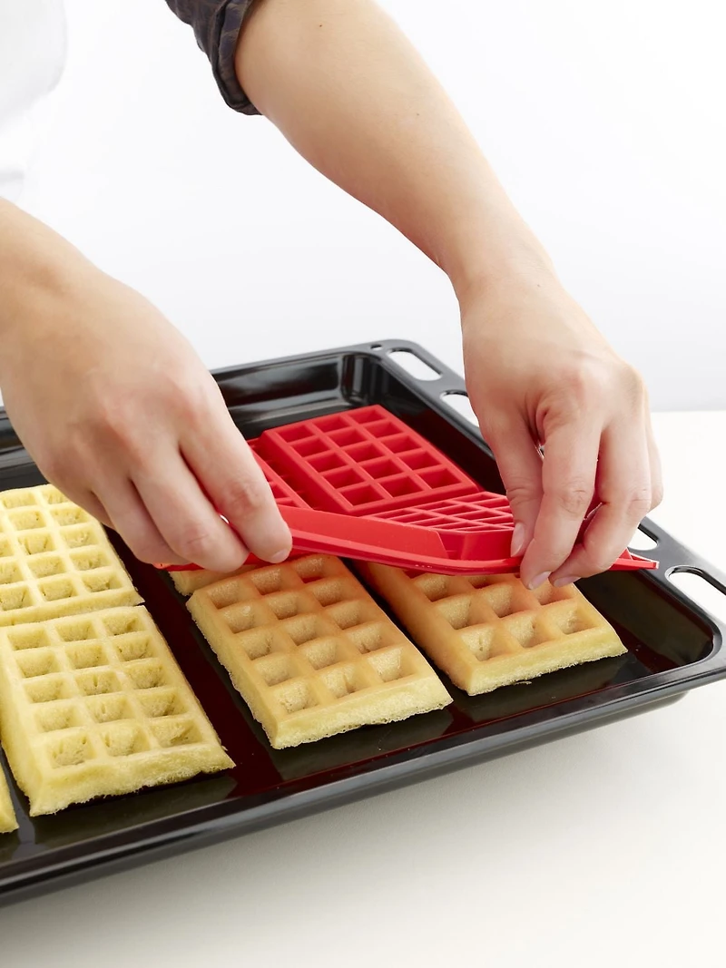 Lekue 2 Piece Red Waffle Mould