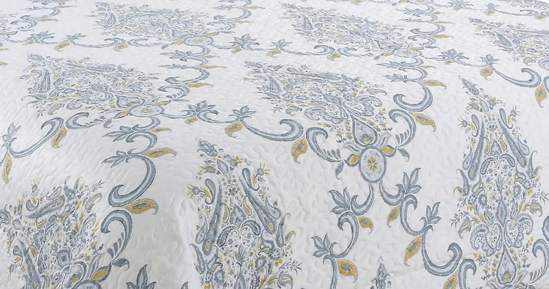 Marina Decoration Couvre-lit imprimé riche, couvre-lit ultra doux, parure de lit d'été avec taie d'oreiller matelassée, motif cachemire bleu jaune classique