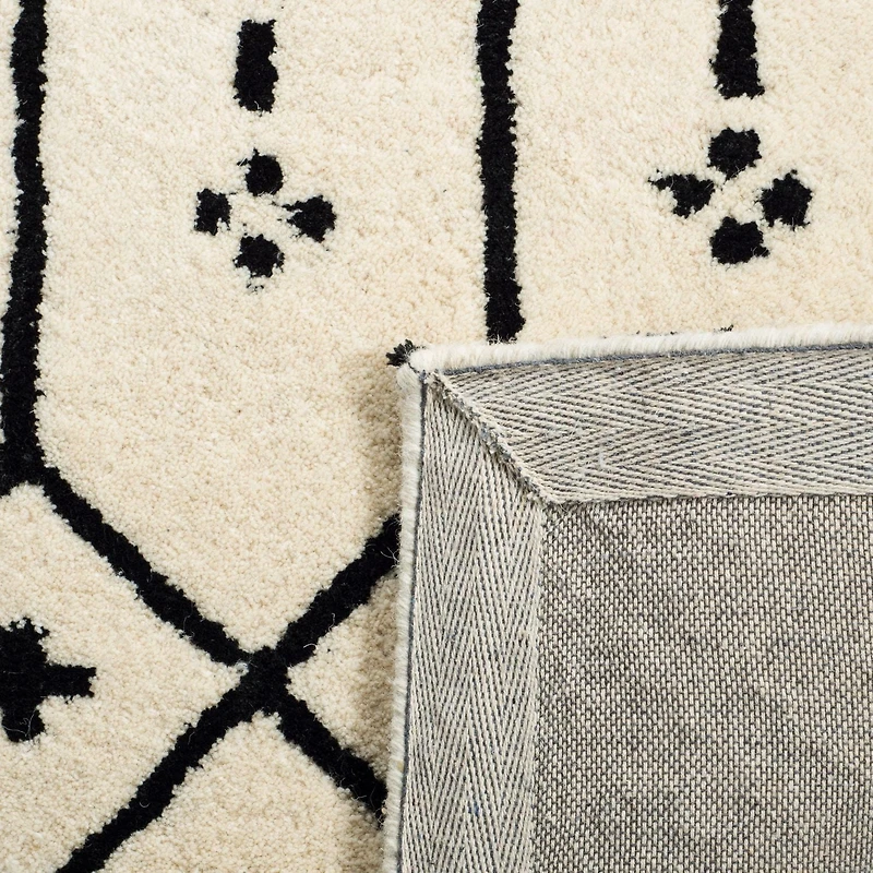 Safavieh Himalaya Darin Geometric Area Rug