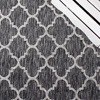 SAFAVIEH Courtyard Claudia Geometric Indoor/Outdoor Area Rug