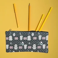 Tissu au mètre en coton Fabric Creations à motif de gris foncé avec hiboux et clôtures roses