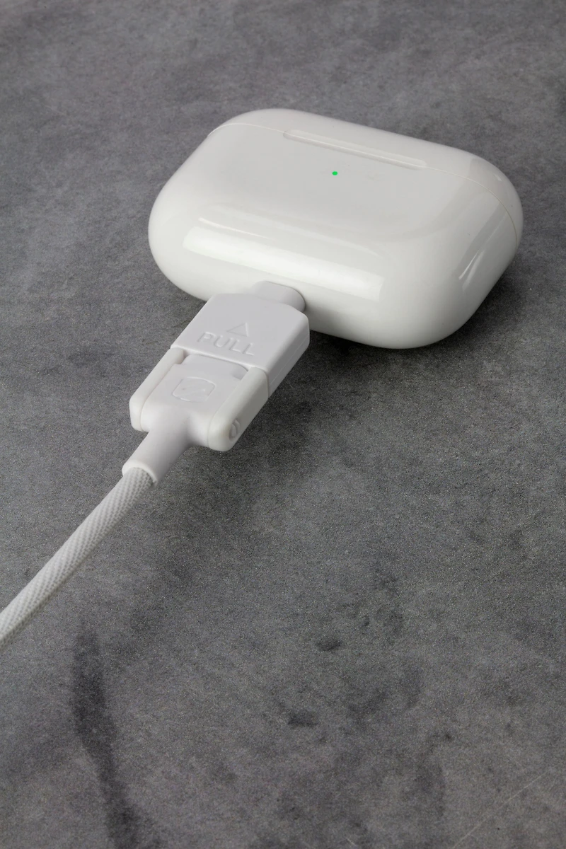 Scosche CCI4B4PWT-SP Strikeline 2-in-1 USB-C/Lightning Cable White, 2-in-1 C / LGHT 4FT CBL