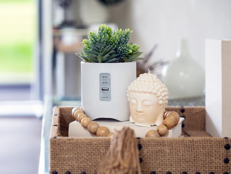 iHome - iPP45W Station de recharge plant avec plusieurs ports de chargement USB - Blanc