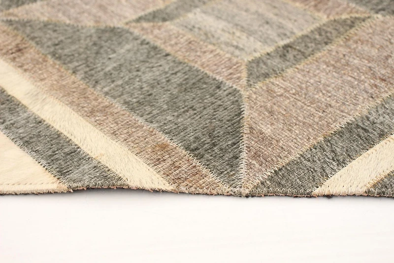 ECARPETGALLERY 4'11" x 7'9" Contemporary Cowhide Patchwork Handmade Area Rug for Living Room, Dining Room and Bedroom in Brown