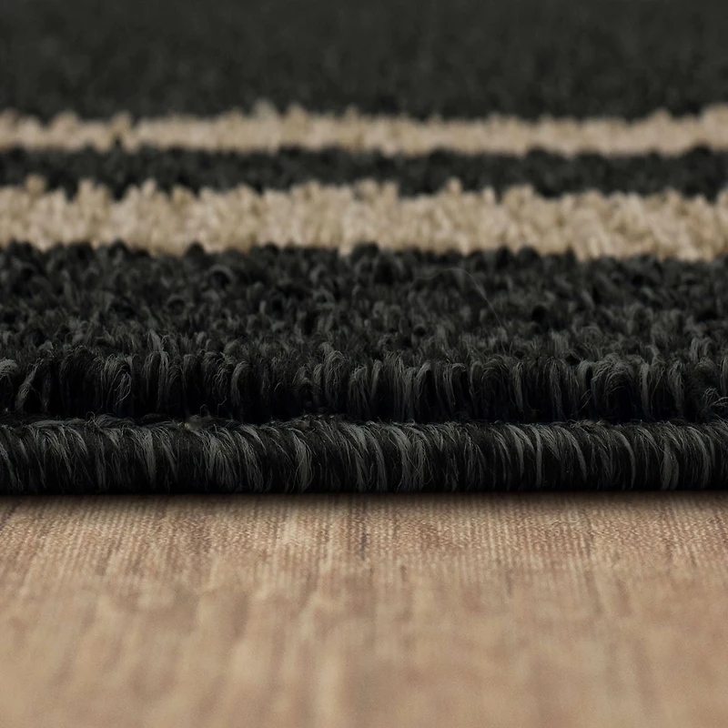 Mohawk Home Hall Border Near Black/Tan Tufted Polyester Area Rug
