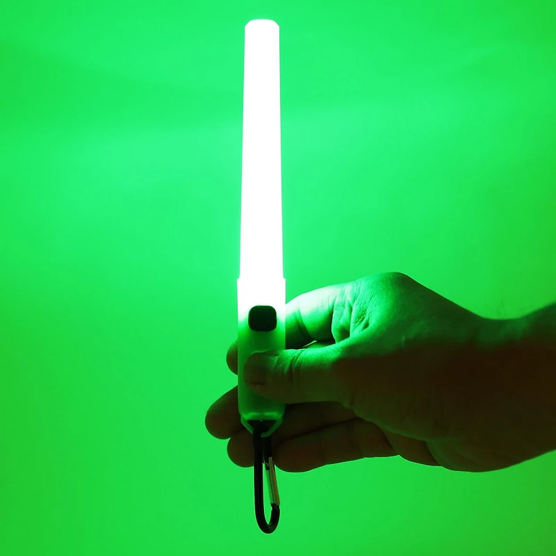 Coghlan's LED Lightstick - Battery-Powered Portable Glowstick for Emergency, Camping & Safety - Green (1)