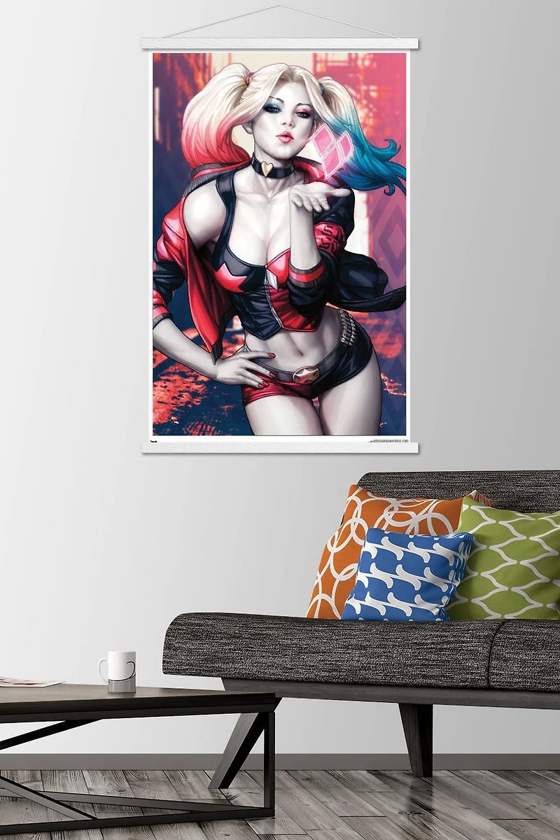 DC Comics - Harley Quinn - Kiss Wall Poster, 14.725" x 22.375"