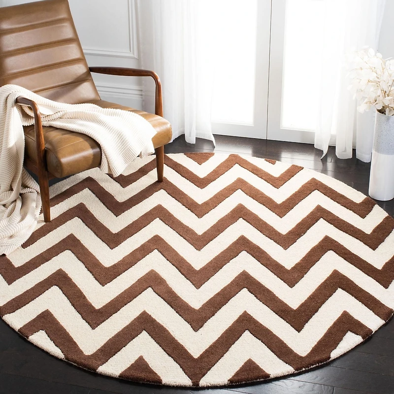 Safavieh Cambridge Kaitlyn Zig Zag Stripes Area Rug