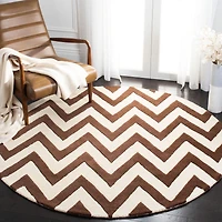 Safavieh Cambridge Kaitlyn Zig Zag Stripes Area Rug