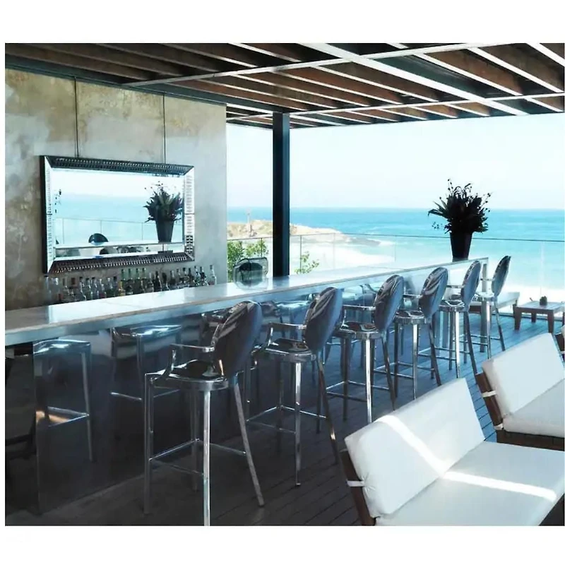 Les tabourets de comptoir avec accoudoirs allient élégance et confort. Fabriqués en acier inoxydable durable, ces tabourets présentent un design moderne avec des accoudoirs pour un soutien supplémenta