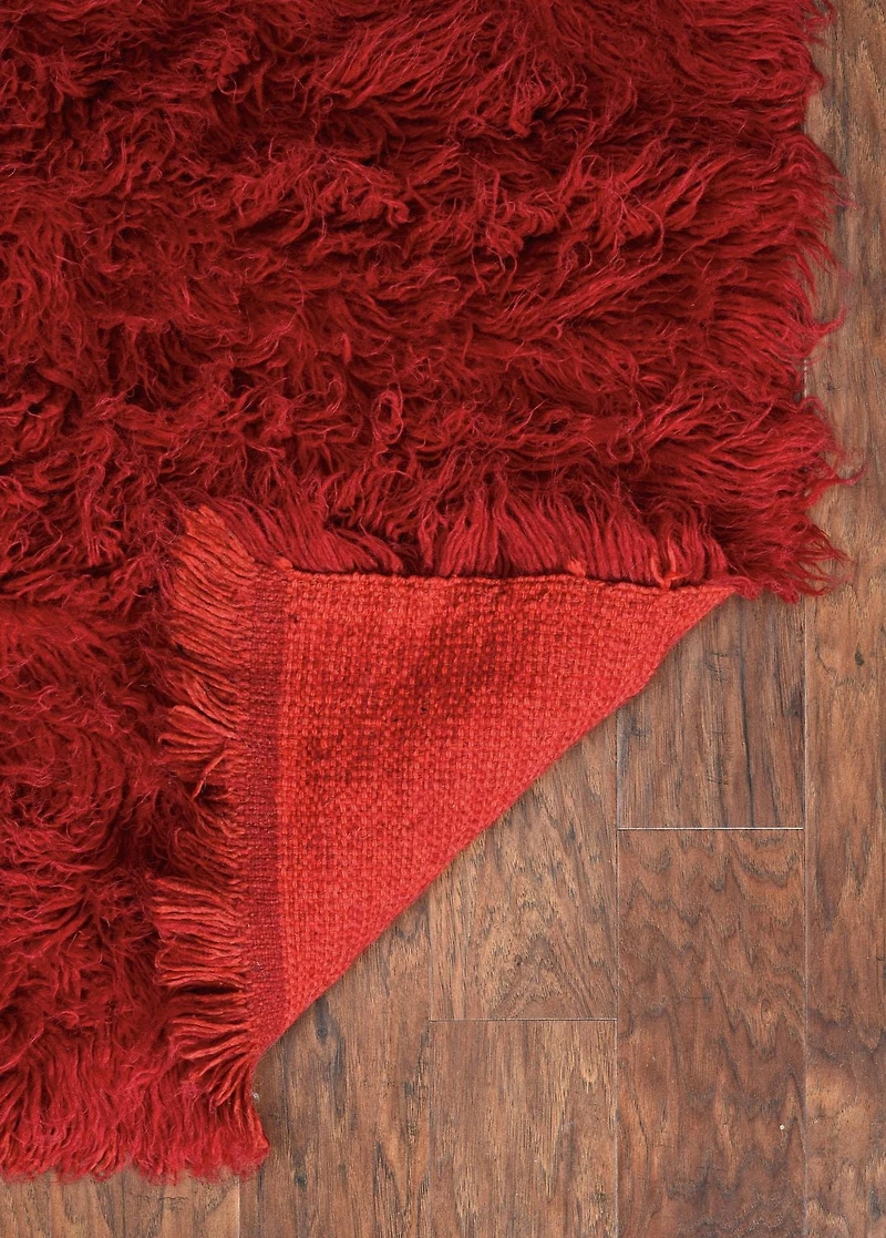Tapis de couloir Nouveau Flokati 1400 gr de 2' 4" x 8' 6", Rouge