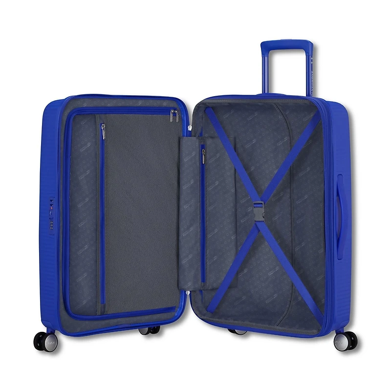 American Tourister Curio Medium Spinner