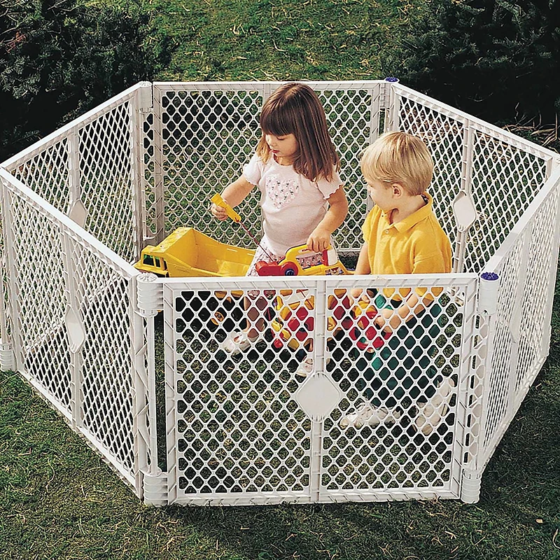 Barrière Six Panneaux Facile d'emploi Superyard Classique en plastique de North States, pour les enfants et les animaux domestiques