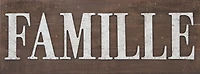 hometrends Wooden Famille Plaque with Pop up Letters