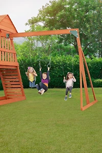 Cedar Chalet Playset avec toit en bois, bac à sable et toboggan