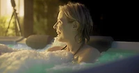 MSPA, SÉRIE FRAME, OSLO, Spa et spa carrés, UVC, Ozone, 8 Jets d'hydromassage, Système à bulles d'air 140, WI-FI et application activée, Éclairage LED - 6 personnes.