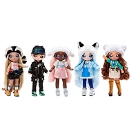 Poupée-mannequin Na Na Na Surprise Teens – Alaska Frost, poupée en tissu doux de 11 po (28 cm), inspirée d’une louve, avec des cheveux bleus