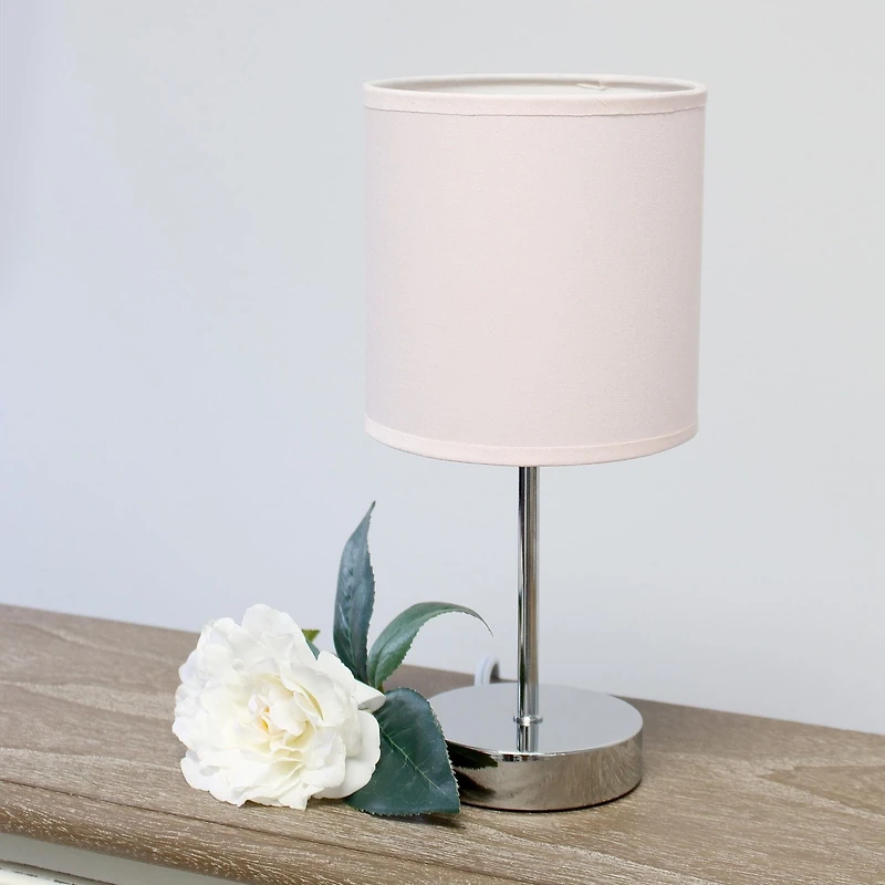 Simples Conceptions Mini lampe de table de base chromée avec abat-jour en tissu, rose fard