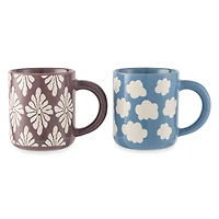 Lot de 2 mugs Thyme & Table, motif ciel bleu avec nuages et violet avec fleurs blanches, avec bords dorés, 56 cl, en grès