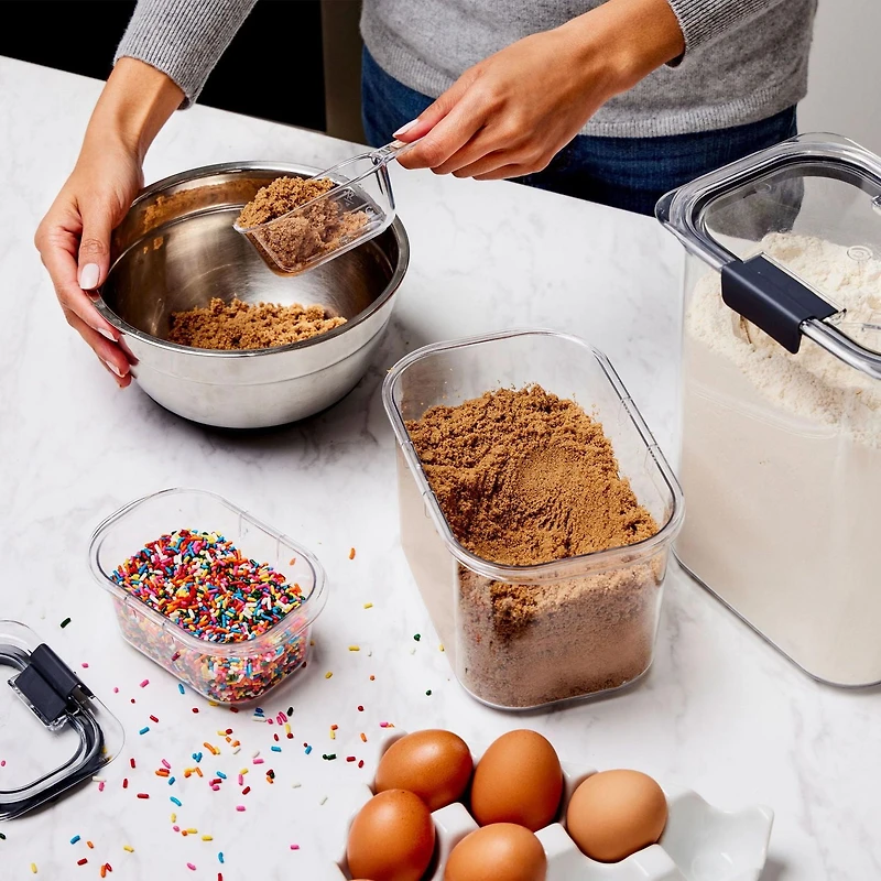 Rubbermaid Brilliance Pantry Airtight Food Storage Container