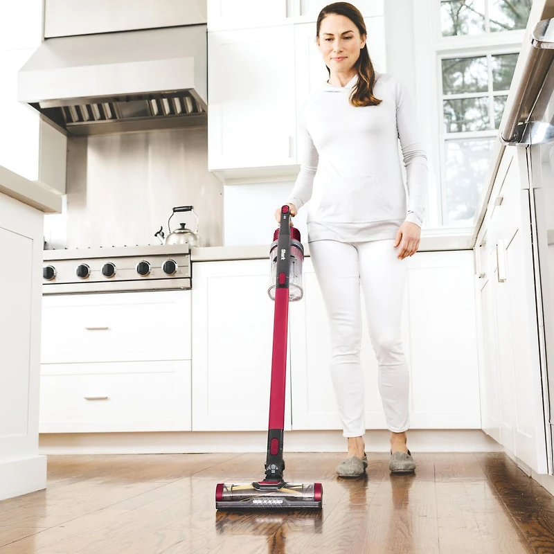 Shark IZ162HC, Rocket Pet Pro Cordless Stick Vacuum, Magenta, 181W