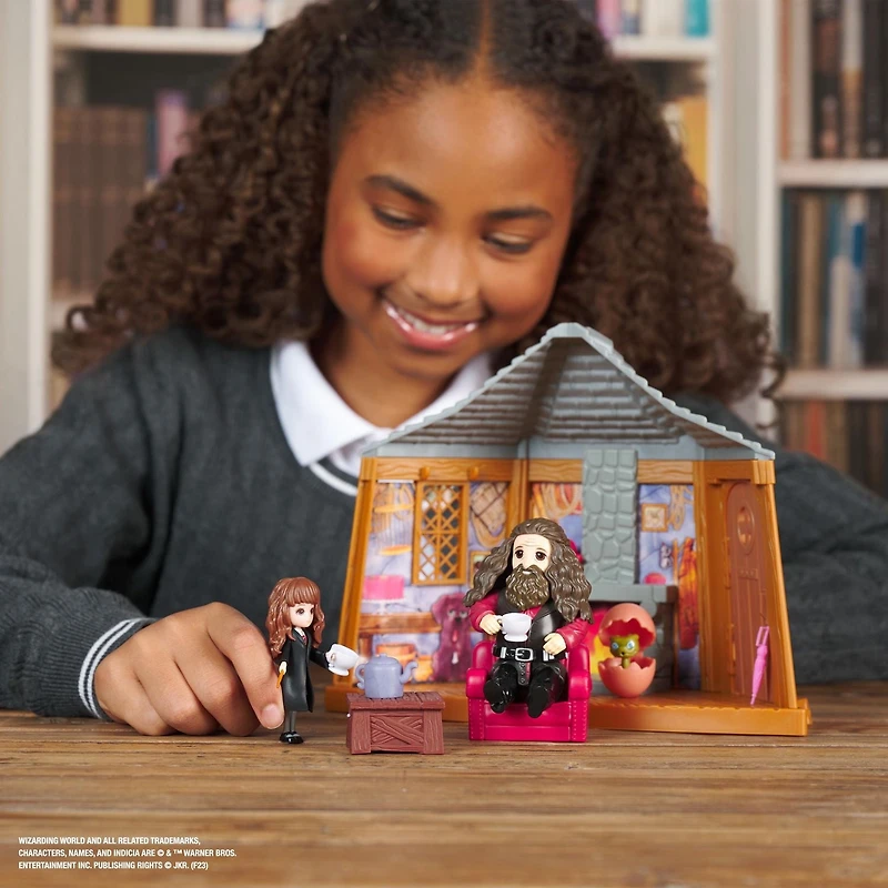 Wizarding World Harry Potter, Magical Minis Hagrid’s Hut Playset with 2 Figures and 9 Doll Accessories, Kids Toys for Ages 6 and up