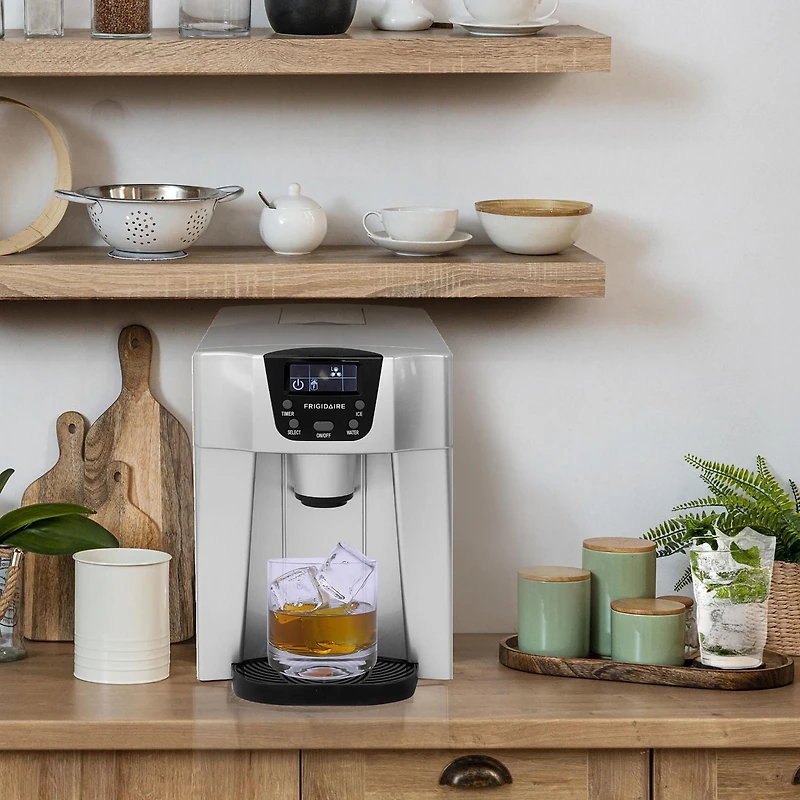 Machine à glaçons Frigidaire compacte et distributeur d'eau - Argent