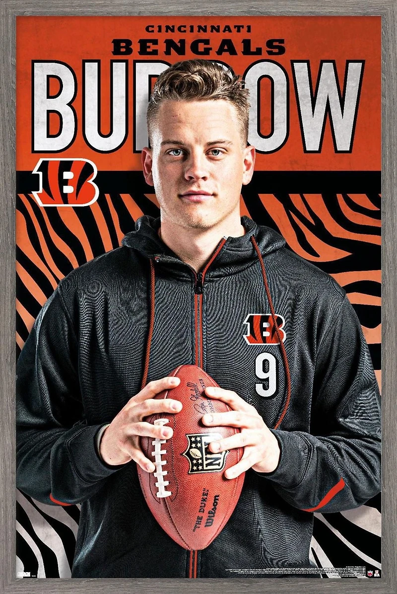 NFL Cincinnati Bengals - Joe Burrow Pose 20 Wall Poster, 14.725" x 22.375" Framed