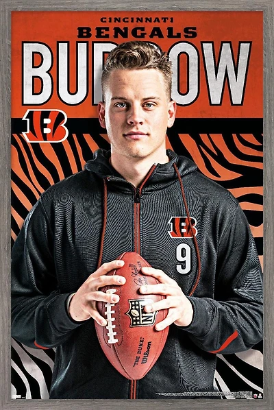 NFL Cincinnati Bengals - Joe Burrow Pose 20 Wall Poster, 14.725" x 22.375" Framed