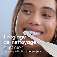 Oral-B Pro 100 Precision Clean, Battery Power Toothbrush, White