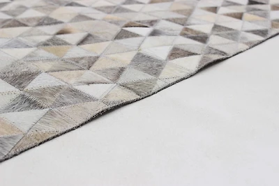 ECARPETGALLERY 5'2" x 8'1" Contemporary Cowhide Patchwork Handmade Area Rug for Living Room, Dining Room and Bedroom in Grey