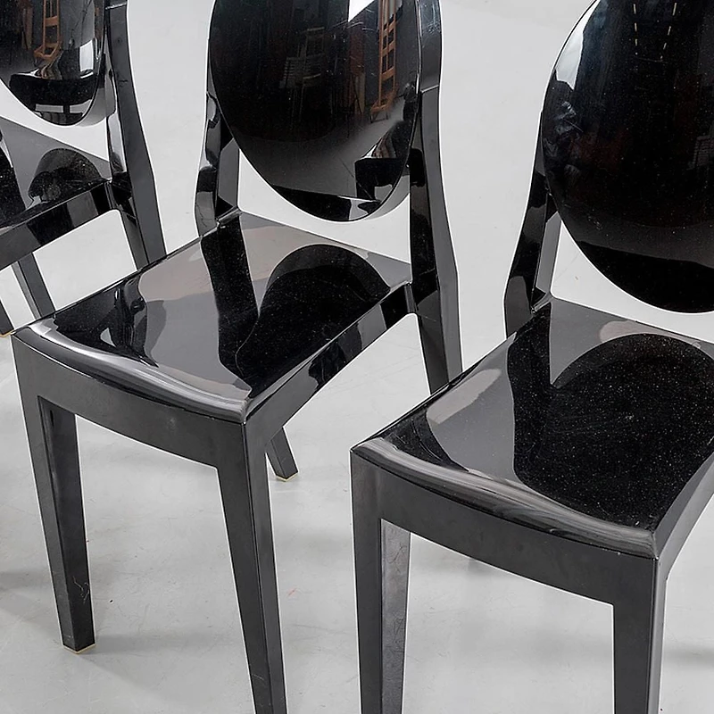 Heavenly Collection | Chaise sans accoudoirs en plastique noir pour salle à manger ou cuisine