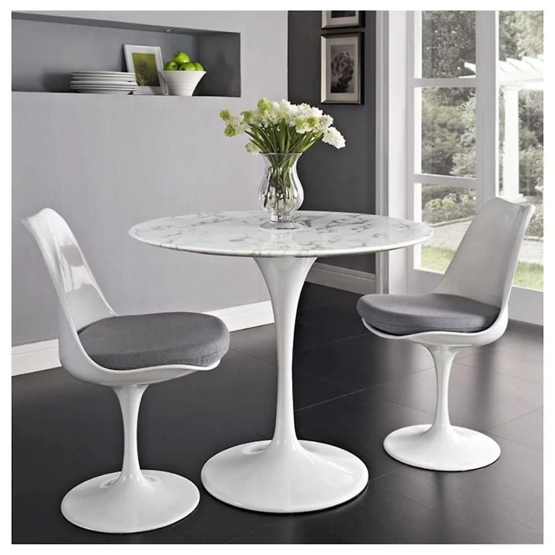 TABLE À MANGER TULIPE EN MARBRE faite de dessus en marbre blanc 32"