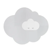 Quut - Tapis de Jeu Tête dans les Nuages - Gris Perle - Grand - Forme Poétique Ludique - Couleurs Apaisantes - Doux et Sûr - De Temps sur le Ventre à Coin Lecture Confortable - Parfait pour Souvenirs