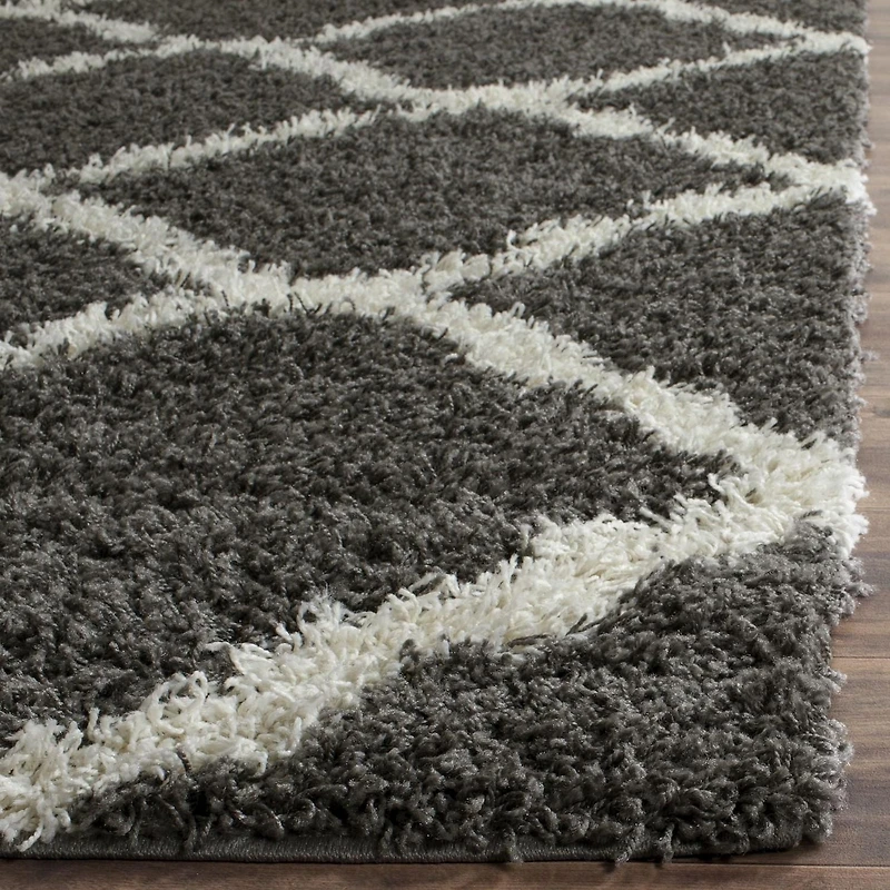 Safavieh Dallas Logan Geometric Shag Area Rug