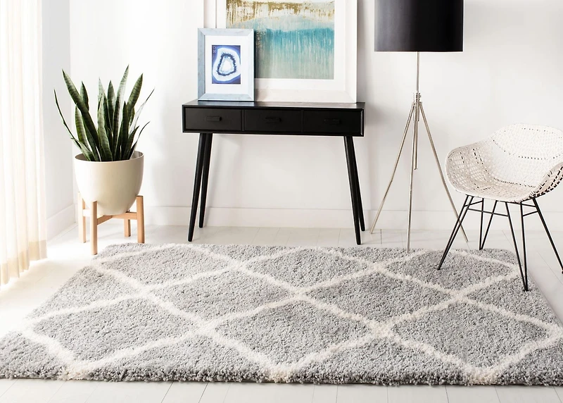 Safavieh Fontana Venice Geometric Plush Shag Area Rug