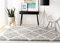 Safavieh Fontana Venice Geometric Plush Shag Area Rug