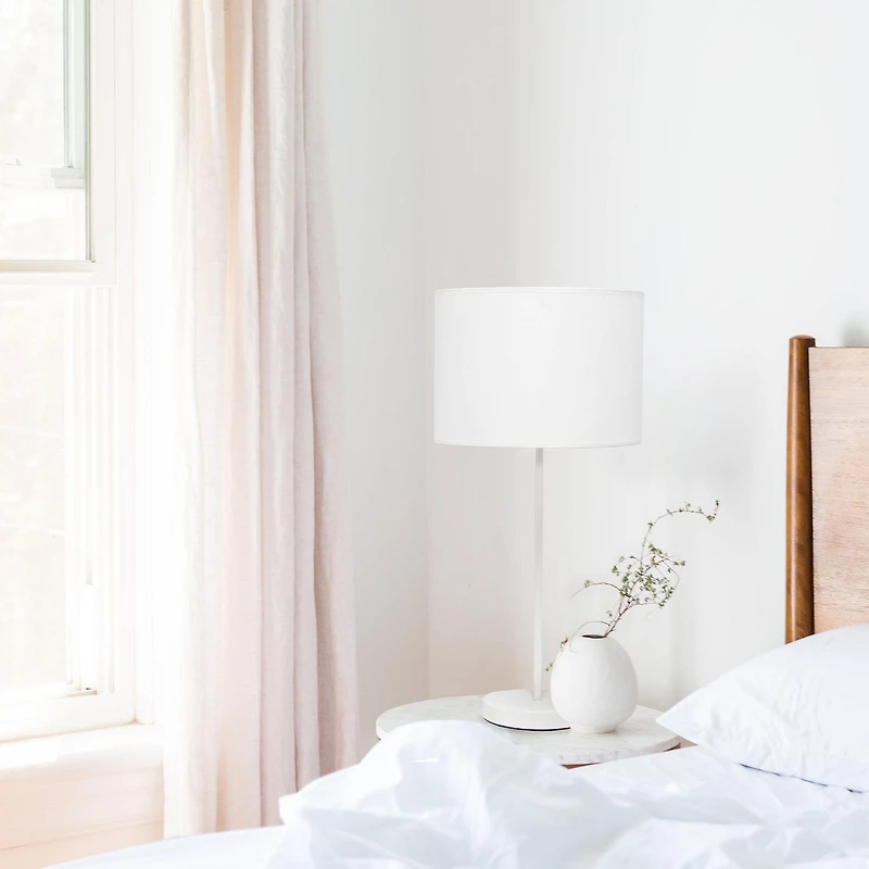 Lampe Simple Stick blanche avec abat-jour en tissu