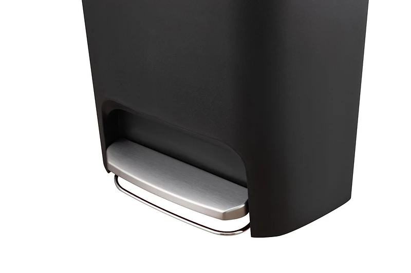 The Step N' Sort Grande poubelle en plastique de 50 L avec pédale en acier