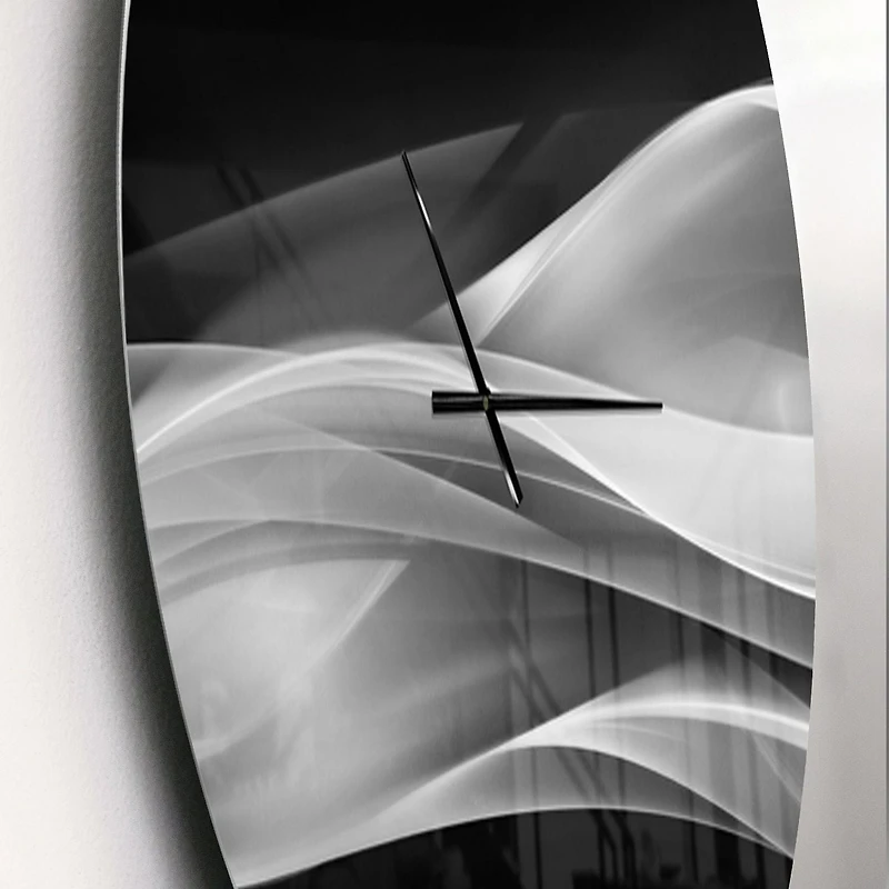 Designart Motif argenté scintillant horloge murale