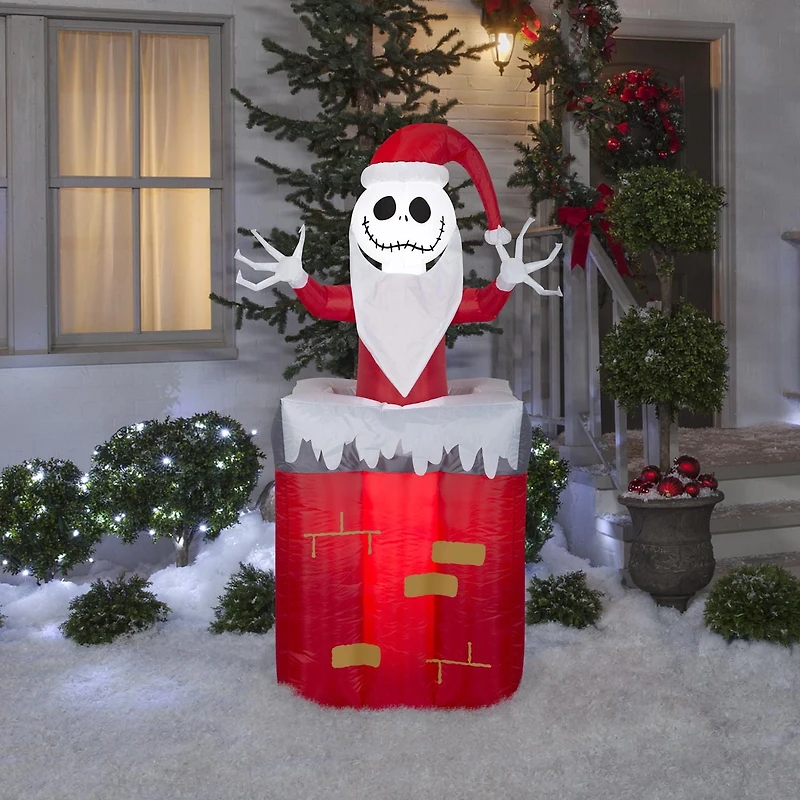 Jack Skellington gonflable de Noël animé dans une cheminée