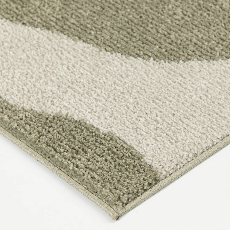 Tapis de couloir Mainstays à poils courts, motif floral, base ivoire et feuilles vertes, 60 x 180 cm, recommandé pour le couloir, la chambre, la cuisine et la buanderie.