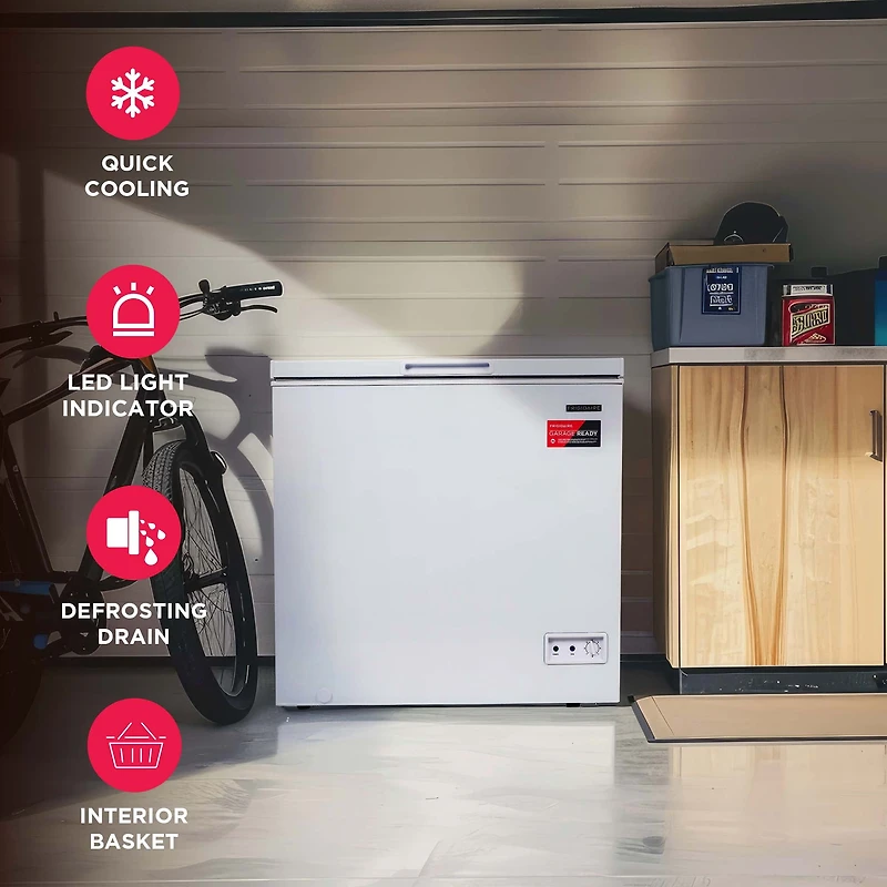 Congélateur coffre Frigidaire 7 pi³ (198 L) pour garage, cuisine ou sous-sol, grande capacité de stockage, blanc