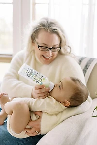 Dr. Brown's Natural Flow Anti-Colic Options+ Narrow Baby Bottle, Pig & Frog, 8 oz/250 ml, with Level 1 Slow Flow Nipple, BPA Free, 0m+, 2-Pack