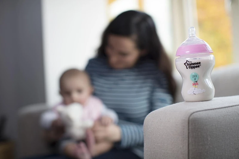 Tommee Tippee Closer to Nature Baby Bottle, 9oz (Girl)
