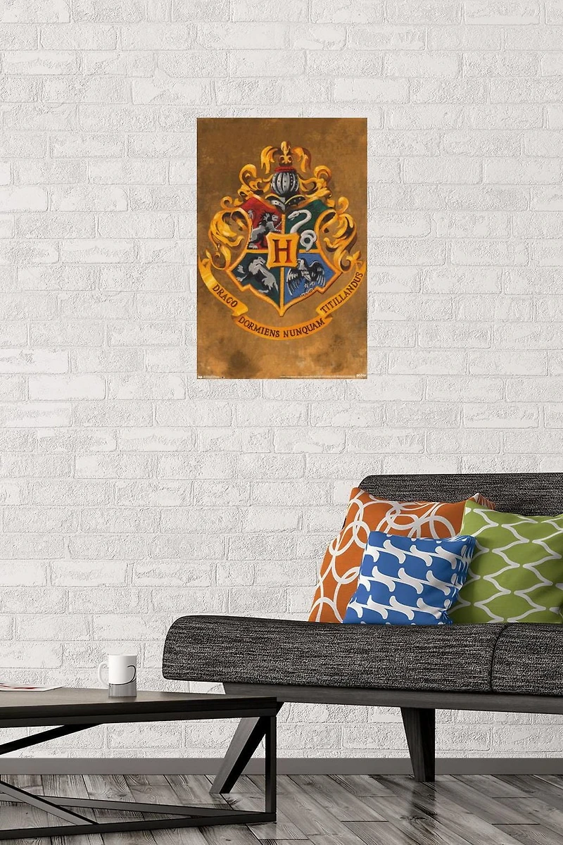 The Wizarding World: Harry Potter - Hogwarts Crest Wall Poster