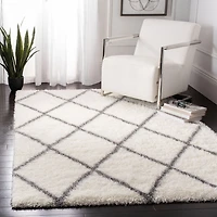 Safavieh Montreal Vesela Geometric Shag Area Rug