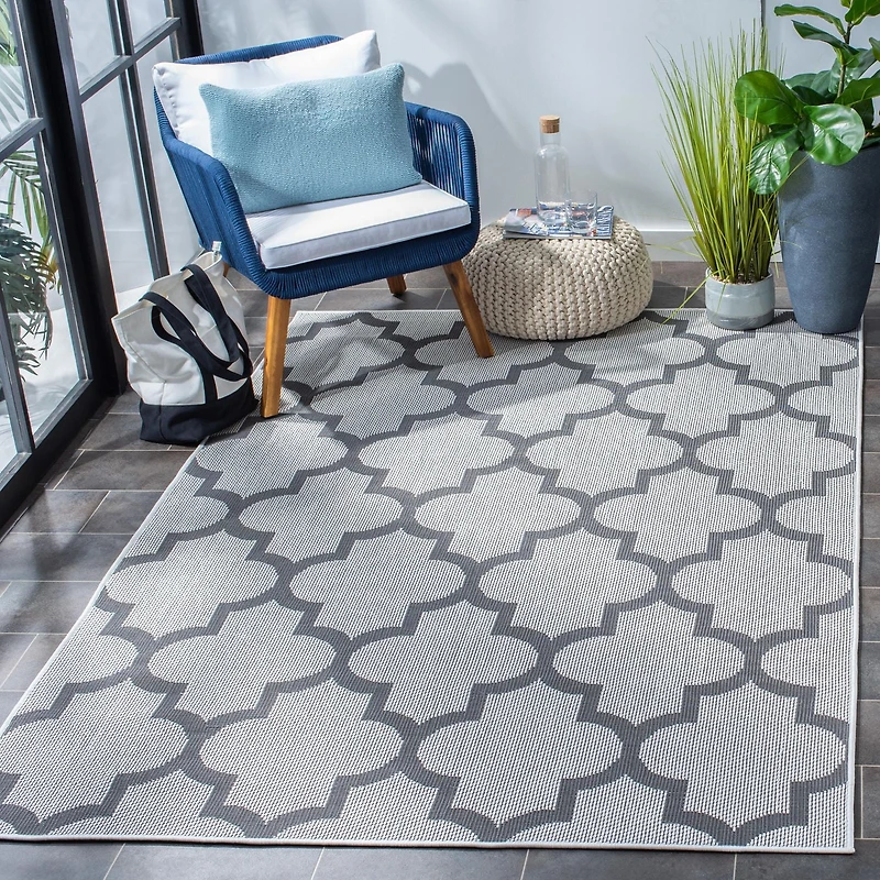 SAFAVIEH Bermuda Sophie Geometric Machine Washable Indoor/Outdoor Area Rug